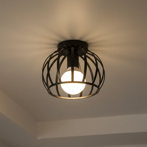 Taklampe med åpent metallbur i sort, rund kurvform, Svart