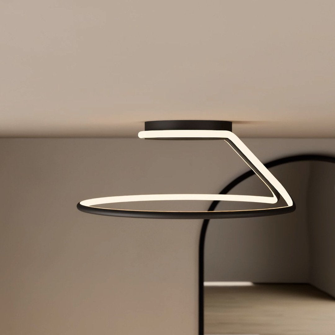 Taklampe med svart, buet lysring i moderne design, Svart