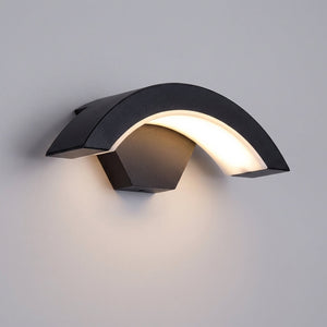 Utendørs vegglampe med buet skjerm og myk lysbue, Svart