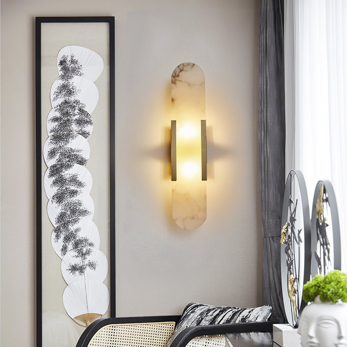 Vegglampe i marmor med oval form og metallramme, Gull, Svart