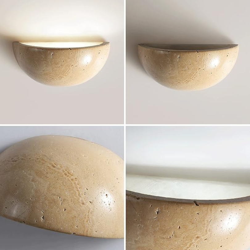 Vegglampe i travertin med halvrund skål og lys opp, Sandbeige