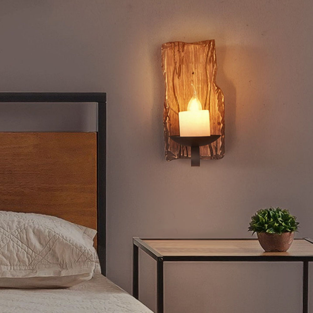 Vegglampe i vintagestil med lyspære som stearinlys på treplate, Mørk brun, hvit og svart