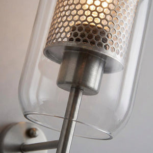 Vegglampe med glass på messingfarget stang, rør eller kule, Gull og klar