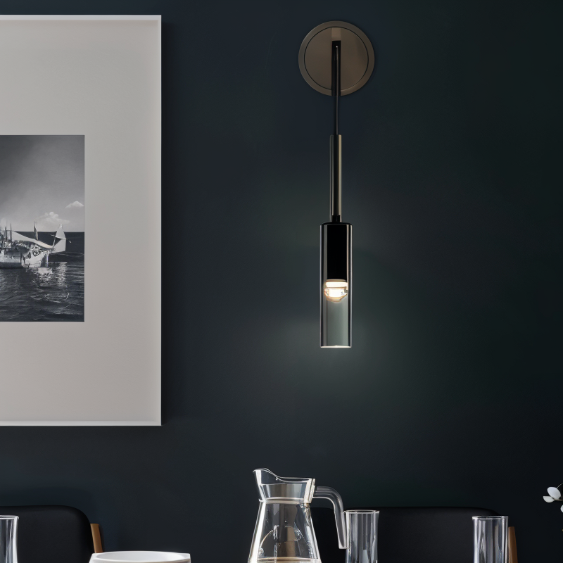 Vegglampe med hengende sylinder i røykfarget glass, Svart og røykgrå