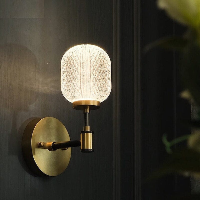 Vegglampe med krystallakryl og arm i messingfarge, Messing og klar