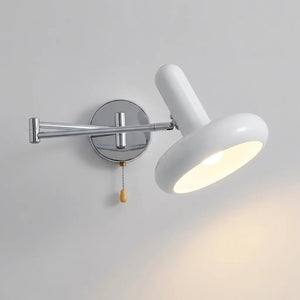 Vegglampe med svingarm og hvit skjerm i Bauhaus-stil, Hvit og krom
