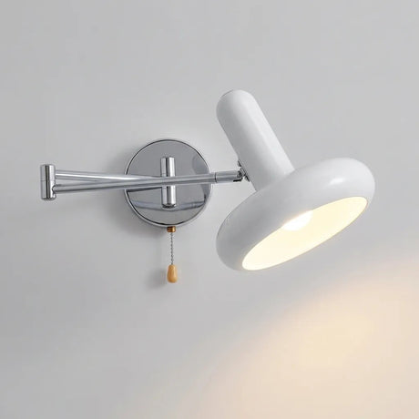 Vegglampe med svingarm og hvit skjerm i Bauhaus-stil, Hvit og krom