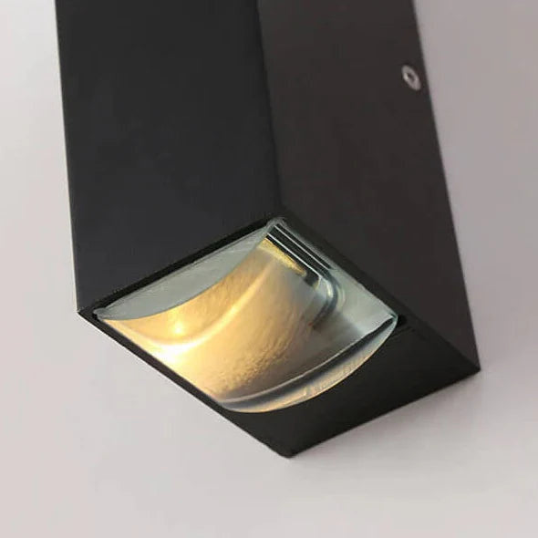 Vegglampe ute med lys opp og ned i svart aluminium, Svart